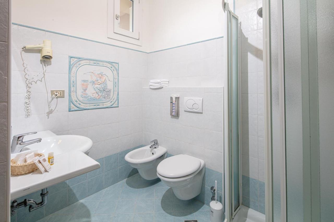 Hotel Alexander Bibione Eksteriør billede